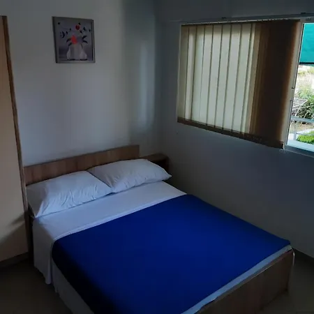 Family Apartments 1,2,3 Sukošan