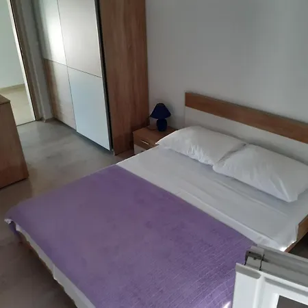 Family Apartments 1,2,3 * Sukošan