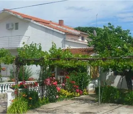 Family 1,2,3 Apartment Sukošan